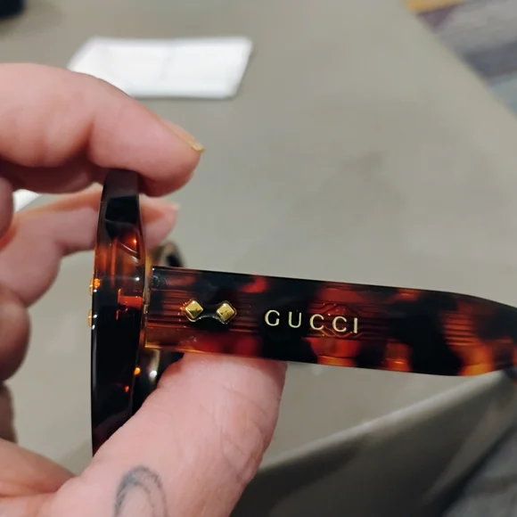 Gucci Tortoiseshell Sunglasses with Case - Picture 3 of 6